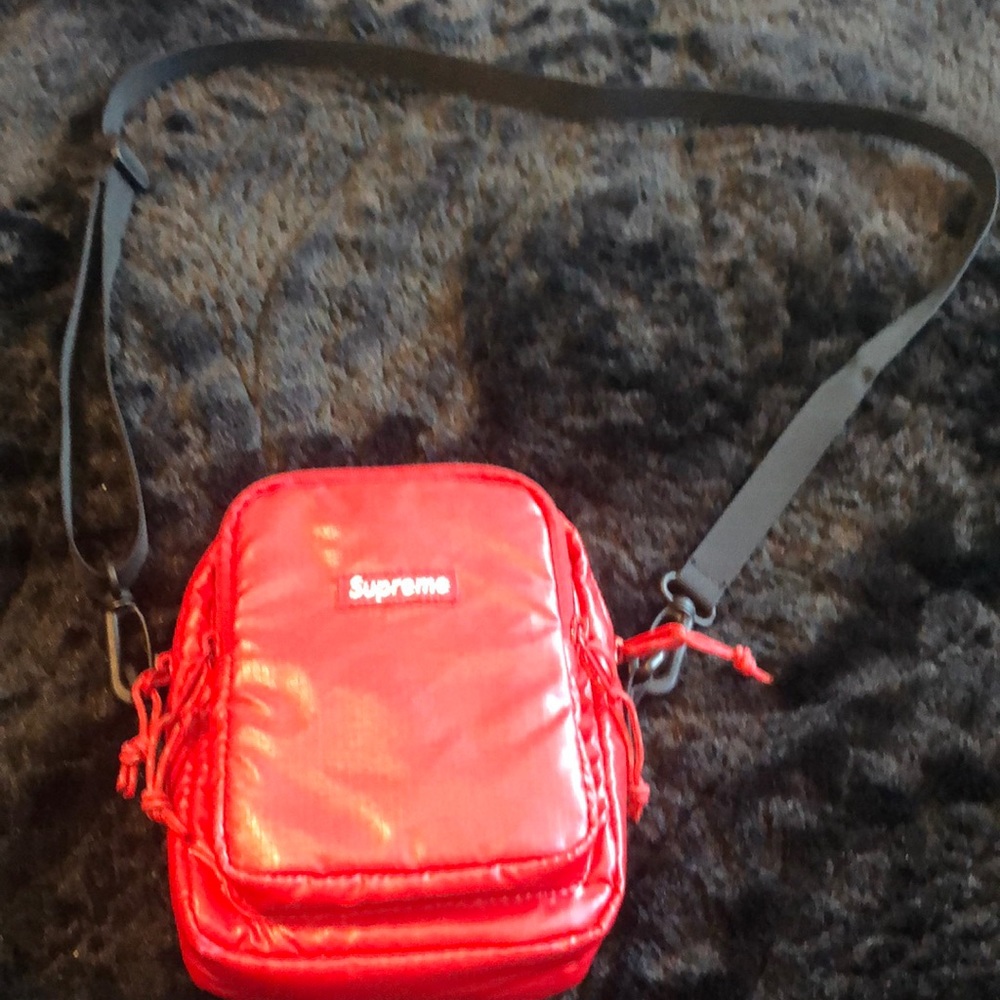 Supreme pouch